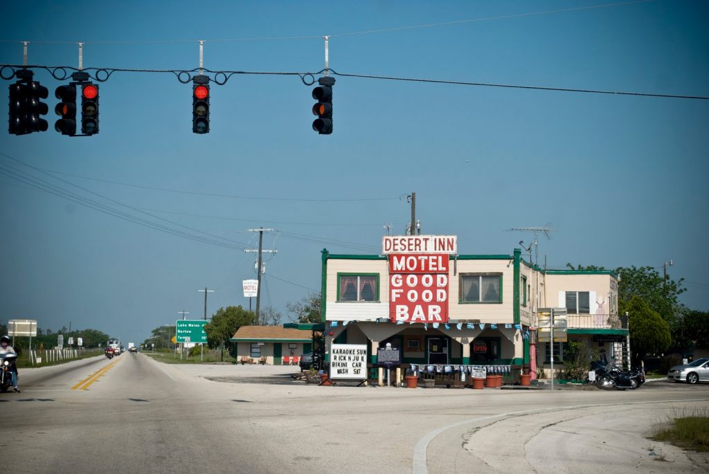 Desert Inn Yeehaw Junction, FL